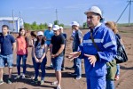 Выпускники школ Переволоцкого района посетили месторождение «Газпром нефть Оренбурга»